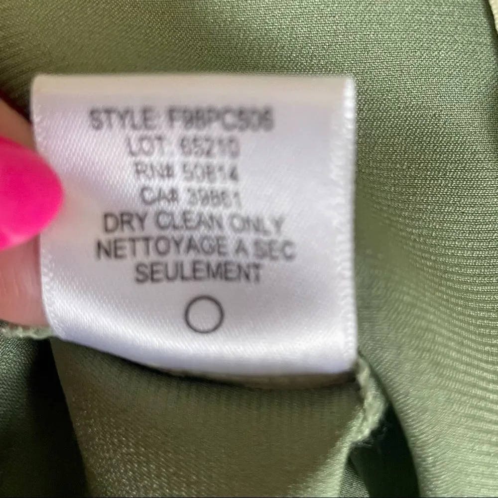 𝅺TAHARI Silk Floral Tank - Picture 8 of 11